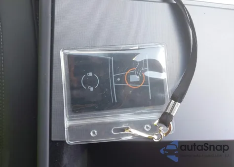 2025 Tesla Model 3 Long Range Rear-Wheel Drive z USA, uszkodzony, nr VIN 5YJ3E1EA9SF990253